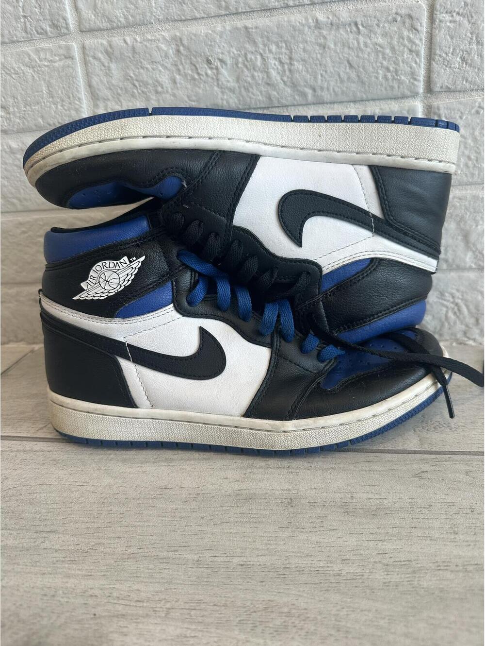 Nike Air Jordan size 7 1 Retro High OG Royal Toe-14-Preowned